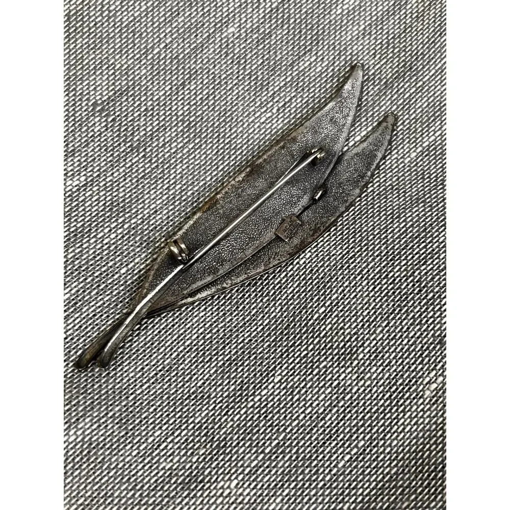 Leaf Pin Vintage Costume Jewelry Gold Preppy Career Minimalist